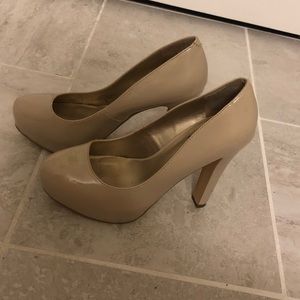 Guess patent leather nude heels